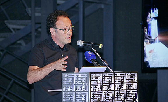 Naji Moujaes debates at Dar Al-Athar Al–Islamiyyah